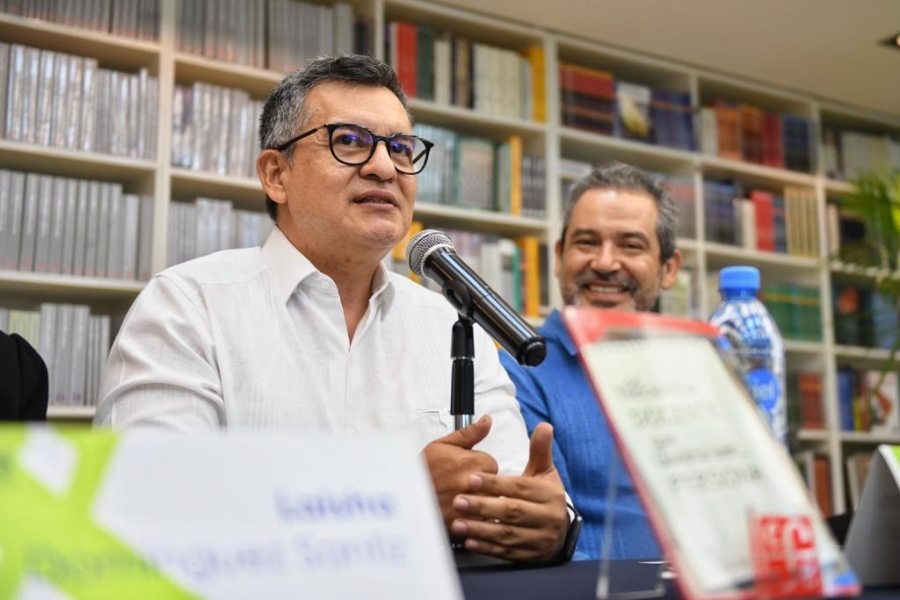 Comunidad docente de la UNACH es partícipe de la Feria Internacional del Libro