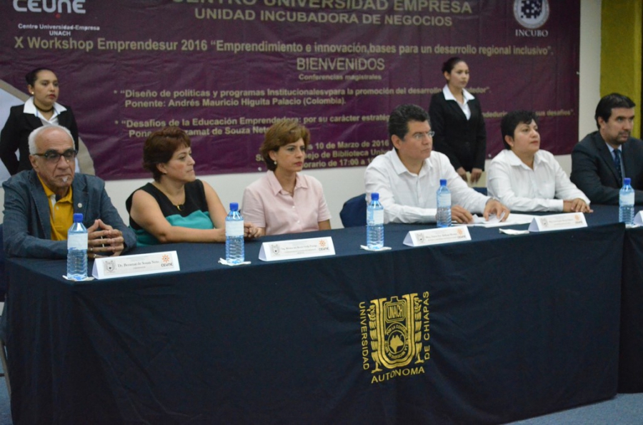 Disertan Investigadores de Colombia y Brasil conferencias sobre Emprendimiento e Innovación en la UNACH