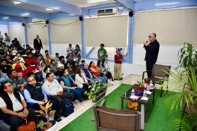 Dictan en la UNACH la conferencia “Del aula al Centro de Datos: Oportunidades para jóvenes en Inteligencia Artificial”