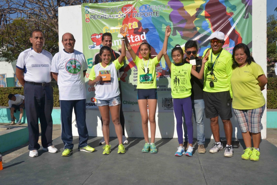 Participan más de 400 deportistas en la Carrera Pedestre “Por la Amistad”, organizada por la UNACH