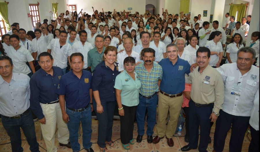 Participan autoridades sanitarias del ámbito estatal en el Primer Coloquio  de Salud Comunitaria