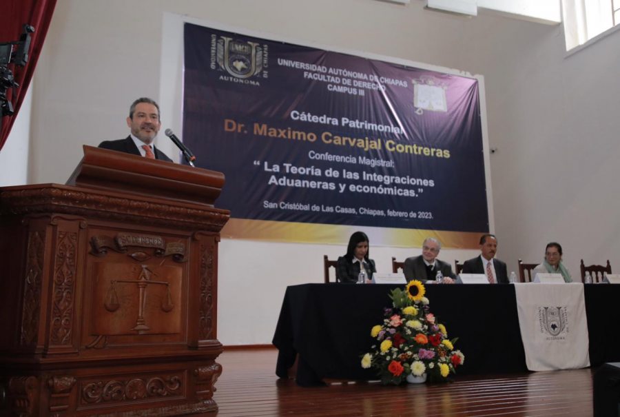 Reconoce UNACH la trayectoria académica y de investigación del jurista Máximo Carvajal Contreras