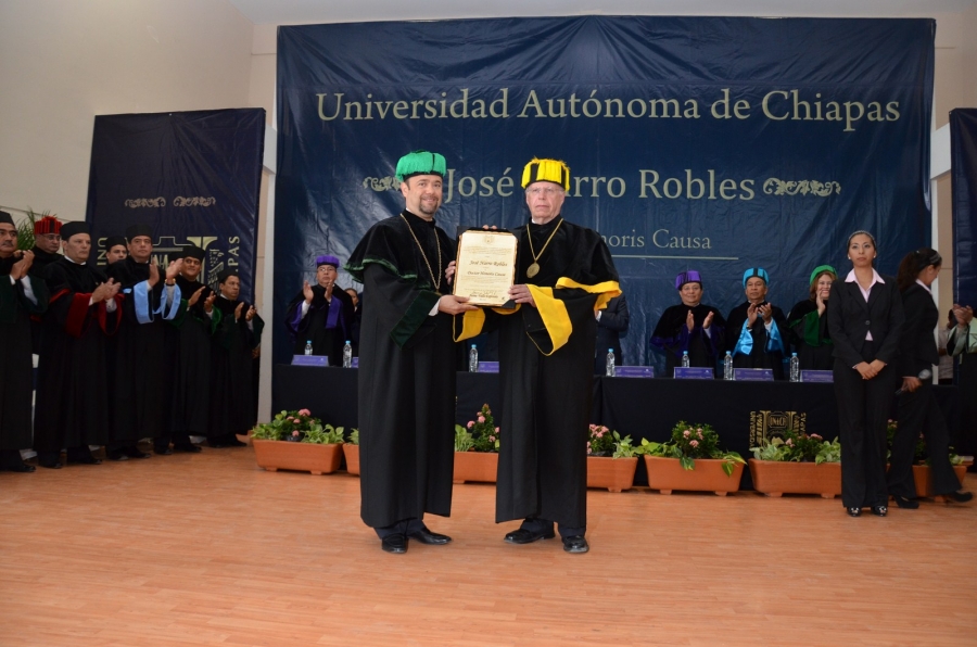 Este reconocimiento es símbolo del compromiso de fortalecer y ampliar la educación pública: Narro Robles  Entrega UNACH “Honoris Causa” a José Narro Robles