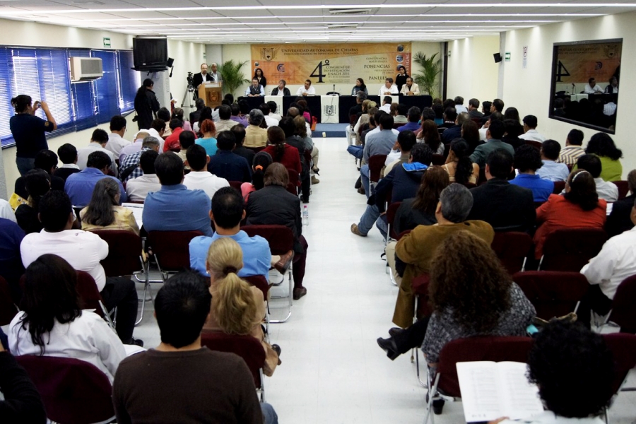 Participan investigadores de varios estados del país en IV Congreso UNACH 2011 