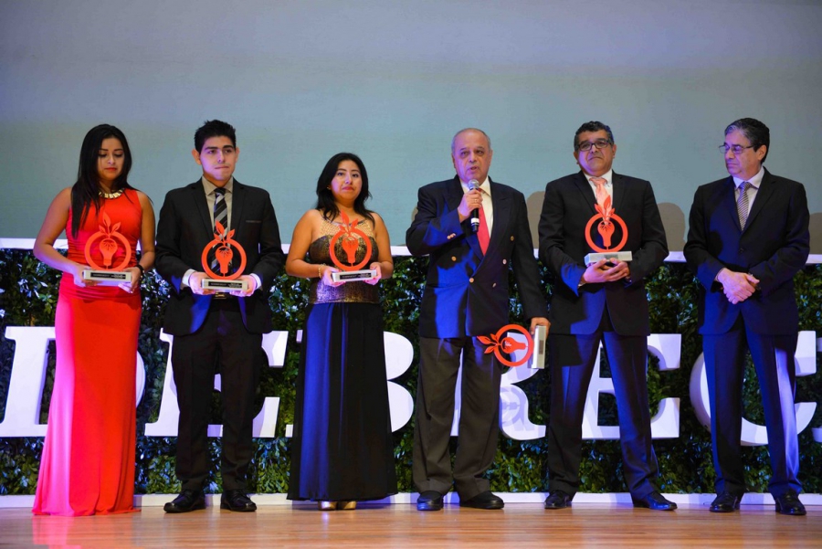 Obtiene UNACH reconocimientos de segundo y cuarto lugar en el Premio Odebrecht para el Desarrollo Sostenible México 2015