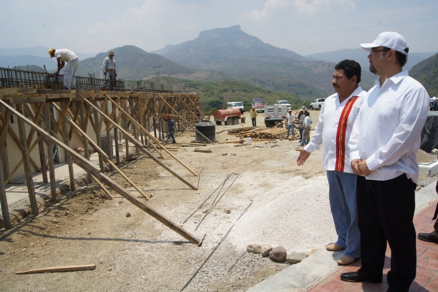 Supervisa Jaime Valls Esponda obras en Centro Mezcalapa de la UNACH  