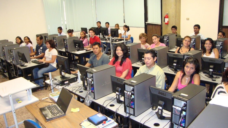 Otorgan Certificación Nacional a Licenciatura en Sistemas Computacionales que oferta la UNACH en Tapachula