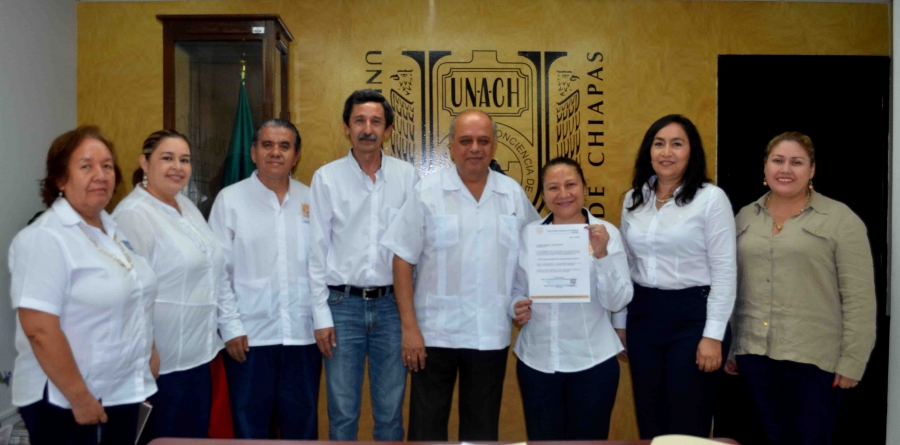 Designan a María Honorata López Morales como directora de Formación e Investigación Educativa de la UNACH
