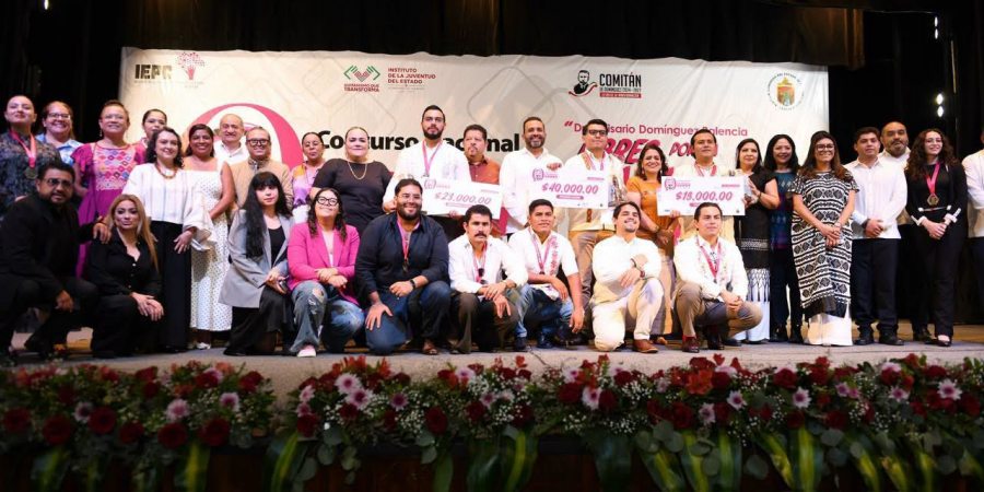 Se reúne el rector de la UNACH Oswaldo Chacón Rojas con integrantes de la comunidad del Campus Comitán
