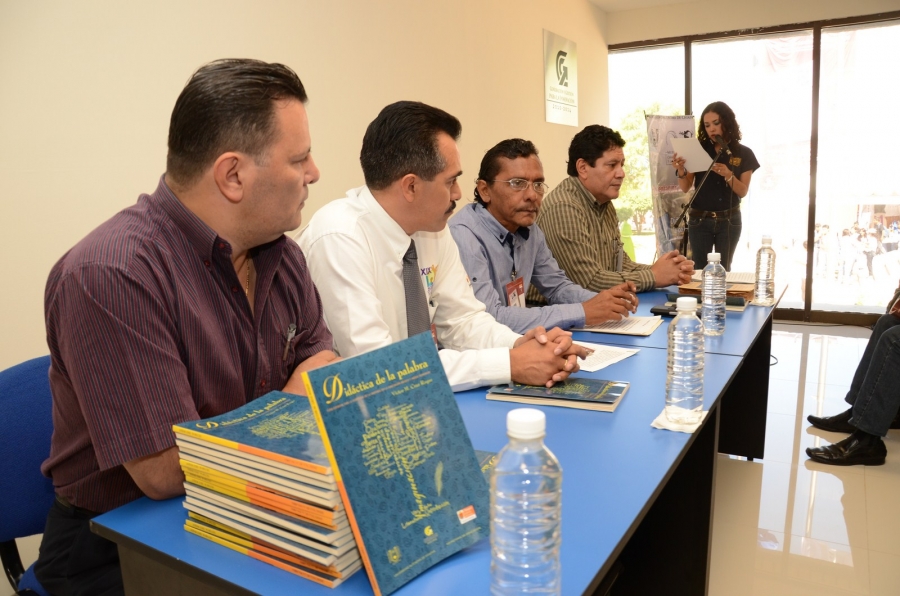 Presentan textos de académicos de la UNACH durante la Muestra del Libro Chiapas-Centroamérica 2012