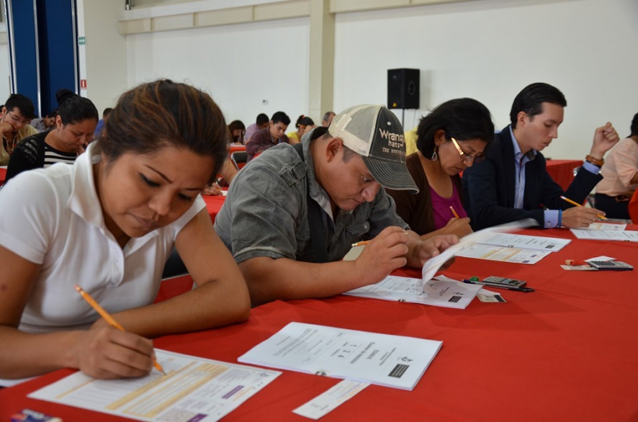 Sustentan 196 aspirantes a los posgrados de la UNACH el examen CENEVAL