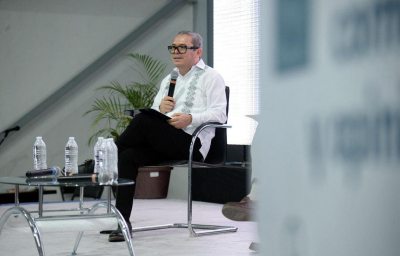 Se realiza en la UNACH Foro “Decidir en tiempos de Inteligencia Artificial: democracia, comunicación y opinión pública”