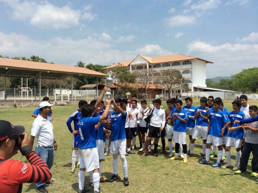 Obtienen campeonatos equipos de las Escuelas Deportivas de la UNACH