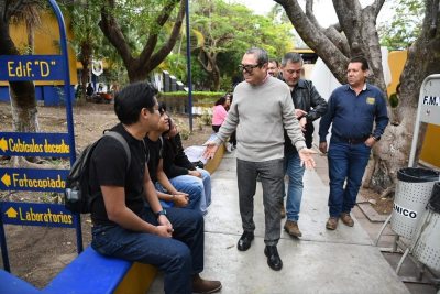 Se reúne el rector de la UNACH Oswaldo Chacón Rojas con comunidades de las Facultades de Medicina Humana y Medicina Veterinaria
