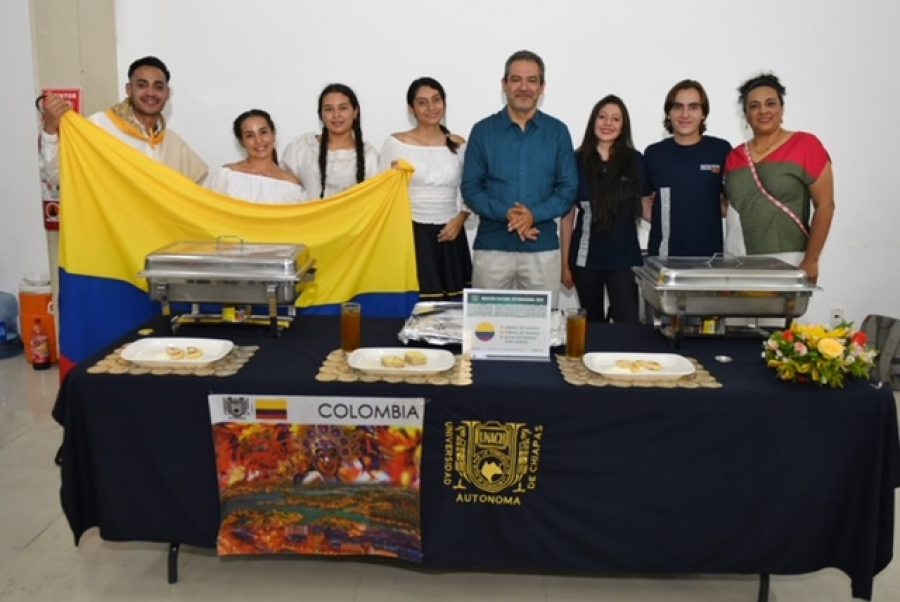 Participan alumnos de intercambio y movilidad de  la UNACH  en Muestra Cultural Internacional