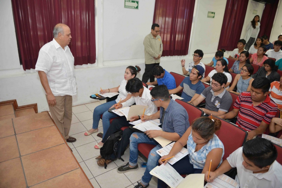 Presentan más de 12 mil jóvenes el examen de admisión en la UNACH