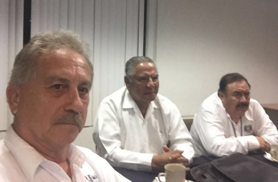 Se reúne el  rector Carlos Eugenio Ruíz Hernández con ex rectores UNACH