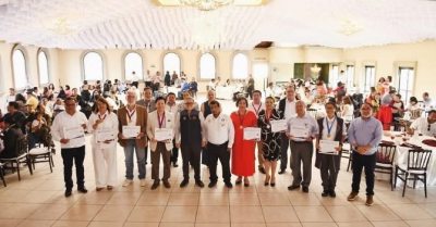 Reconoce UNACH a docentes con más de 25 años de servicio en los Campus de Tuxtla Gutiérrez y San Cristóbal de Las Casas
