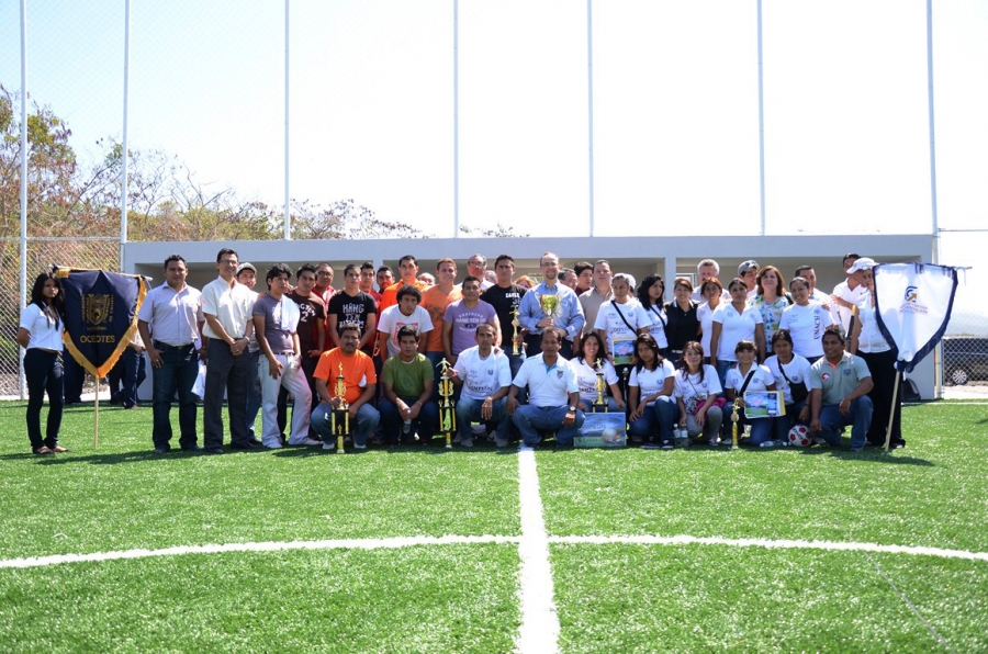 En Ciudad Universitaria Entregan estímulos a estudiantes y trabajadores ganadores del Primero Torneo Universitario de Futbol Siete