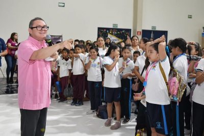 Niñas y Niños de preescolar y primaria participan en la  Primera Feria Ambiental Infantil organizado por la UNACH