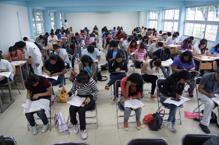 Presentan casi 10 mil aspirantes examen de admisión para ingresar a la Universidad Autónoma de Chiapas