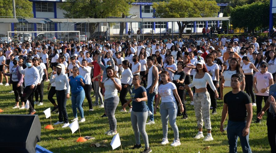 Participan más de 2 mil estudiantes de la UNACH en Activación Física Masiva