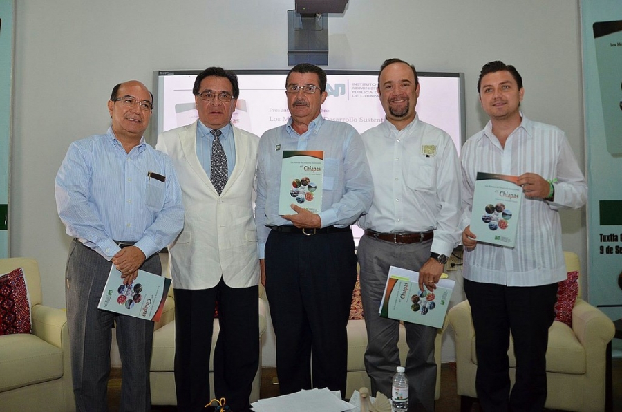 Presentan libro sobre desarrollo sustentable en Chiapas del académico de la UNACH, Fernando Álvarez Simán