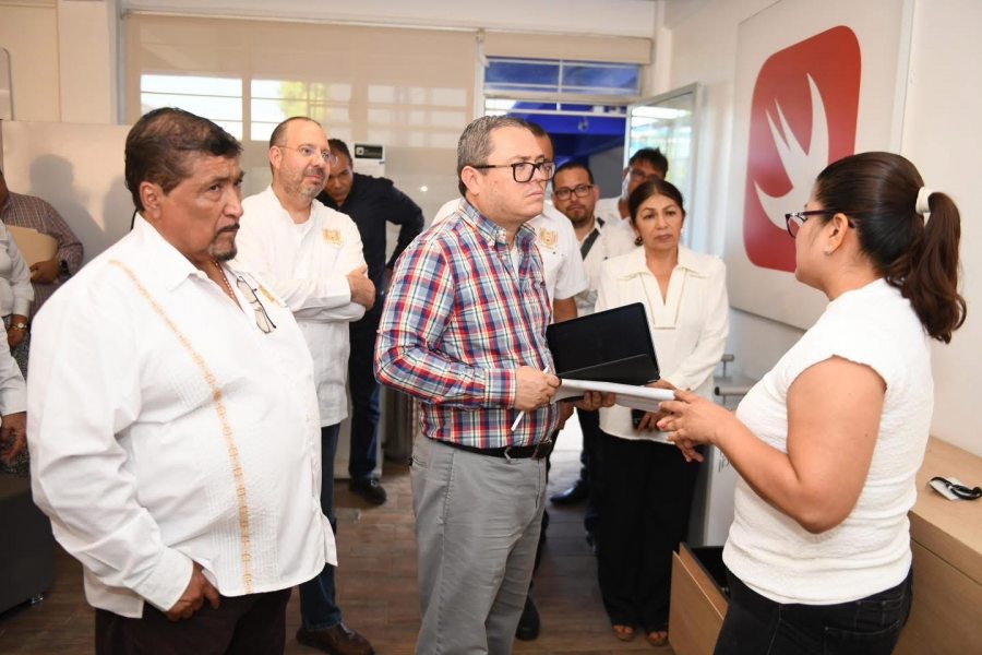 Recorre el rector de la UNACH Oswaldo Chacón Rojas instalaciones del Aula Digital Inmersiva que se construye en el Campus Tapachula