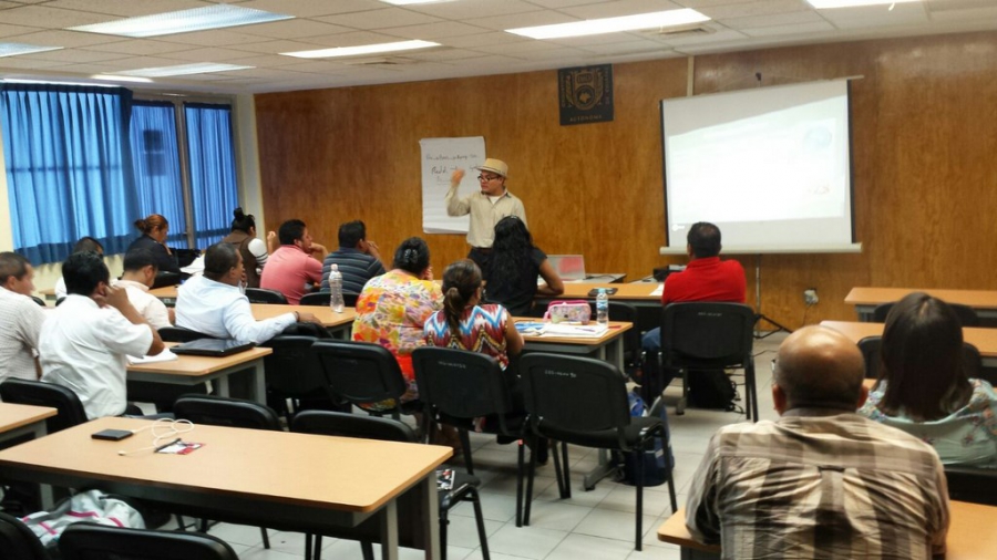 Imparte UNACH a docentes del COBACH el curso-taller Técnicas participativas para el desarrollo comunitario