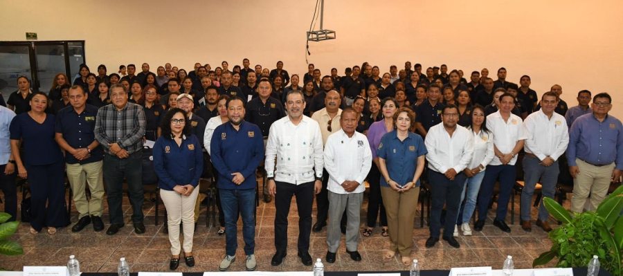 Entregan nombramientos a 182 trabajadores de la UNACH en Tapachula