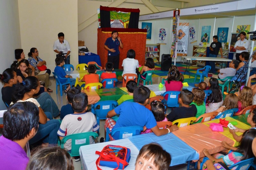  Recrean la imaginación y estimulan el amor por las artes  en la Muestra Internacional del Libro Chiapas-Centroamérica 2013