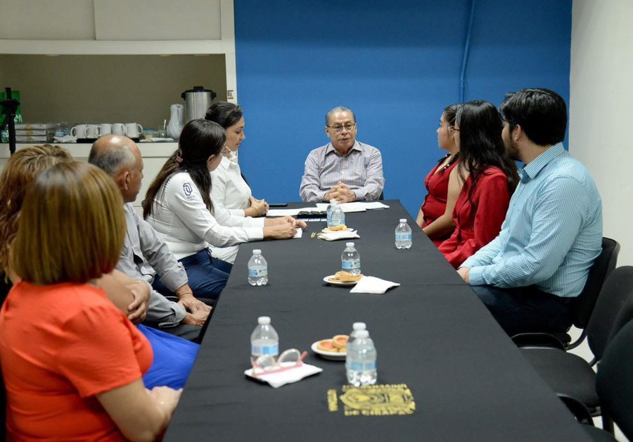 Distinguen a egresado y egresadas de la UNACH con el  Premio Ceneval al Desempeño de Excelencia EGEL