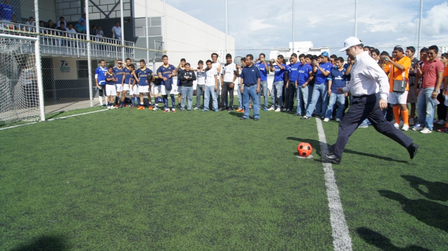 Con la participación de 350 deportistas se inaugura Primer Torneo de Futbol Siete UNACH