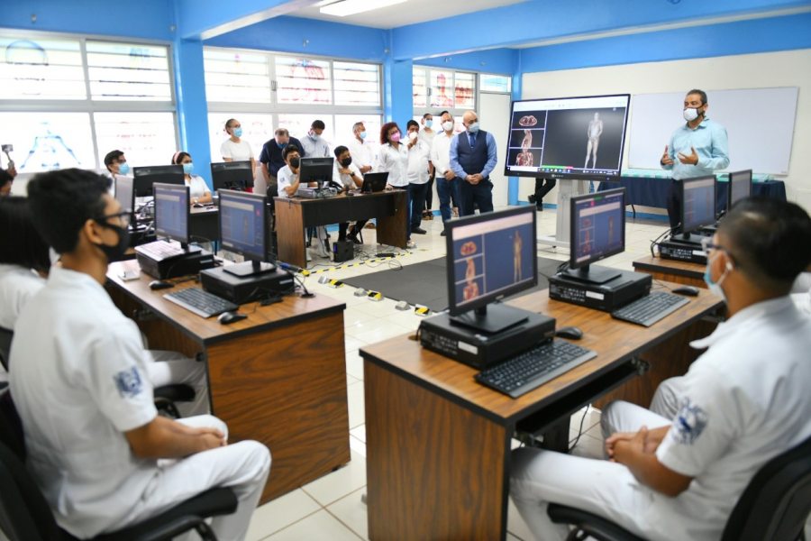 Dotan de equipo de alta tecnología a la Facultad de Medicina Humana de la UNACH Campus Tapachula