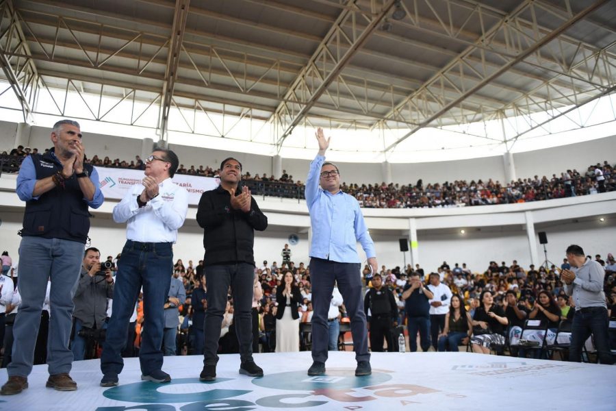 Encabeza el Gobernador Eduardo Ramírez la segunda entrega del programa Conecta Chiapas en la UNACH