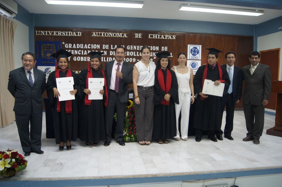 Egresan de la UNACH nuevos profesionales para impulsar el desarrollo municipal en Chiapas