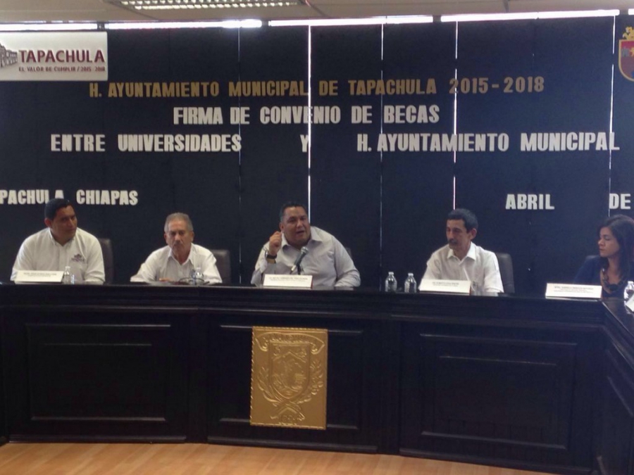 Firma UNACH convenio con autoridades de Tapachula