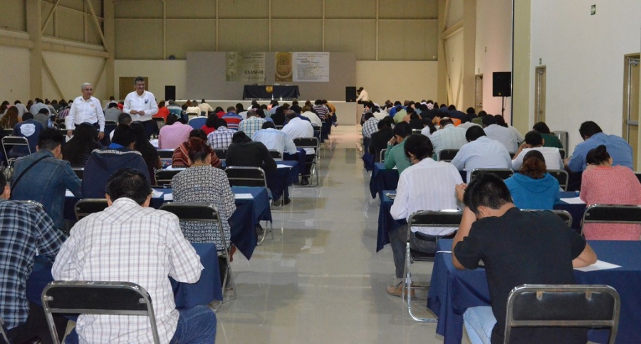 Presentan más de 180 personas el EXANI III para ingresar a los programas de posgrado de la UNACH