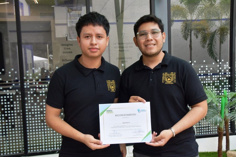 Estudiantes de la UNACH ganan concurso con proyecto para detectar plaga en cultivos