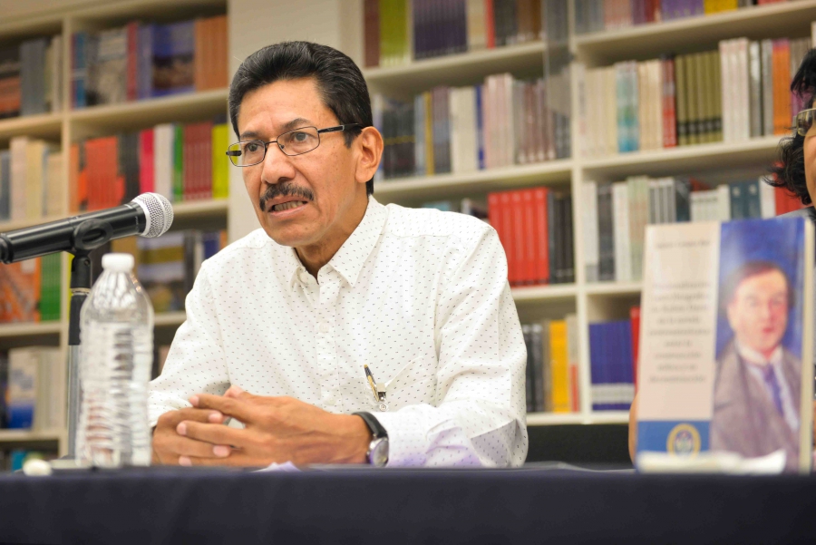 Presentan en la UNACH libro “Ficcionalización autobiográfica de Rubén Darío en la novela centroamericana”