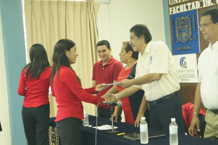 Realizan estudiantes de la UNACH estancias en empresas del sector privado en Chiapas